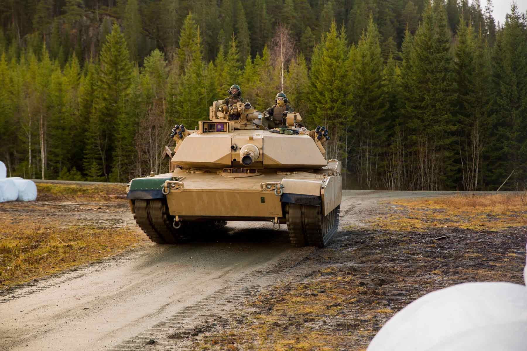 Abrams Tanks Arrive in Germany, Setting Stage for Ukrainian Training