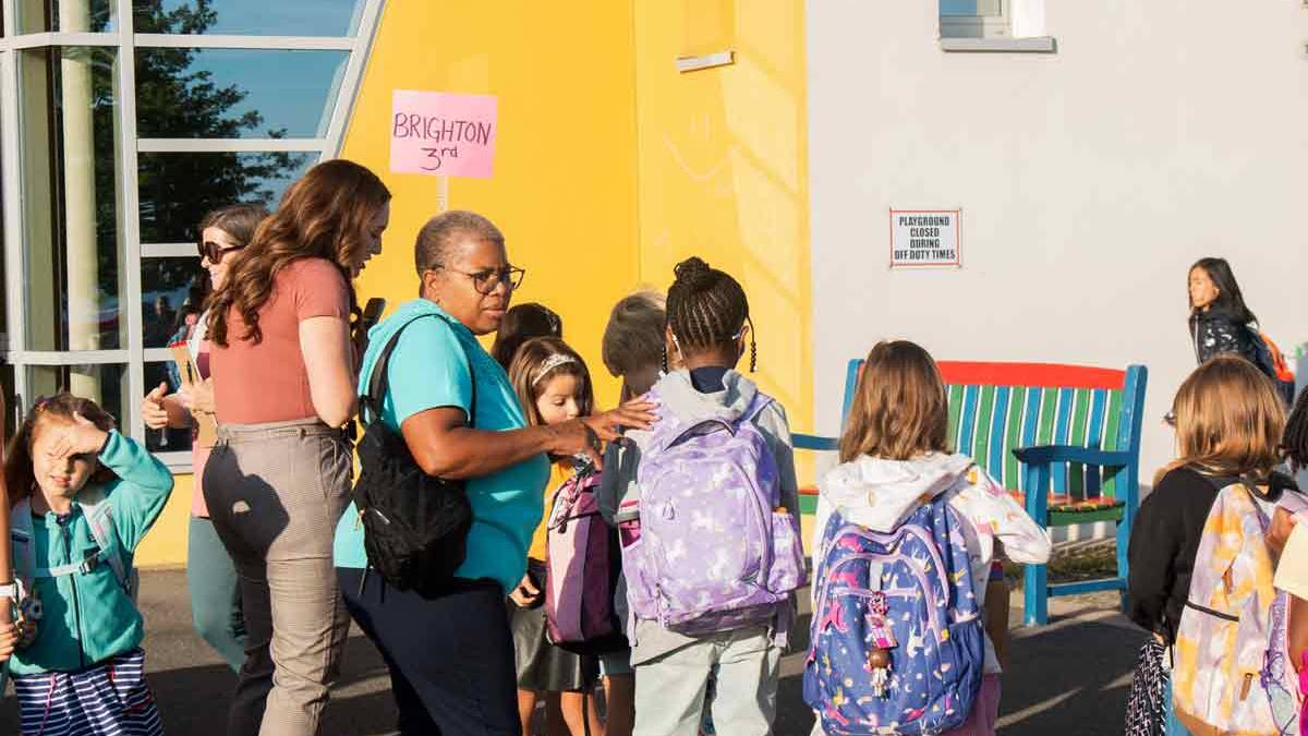 DoD Schools Roll Out New 'Gender-Neutral' Dress Code for Students