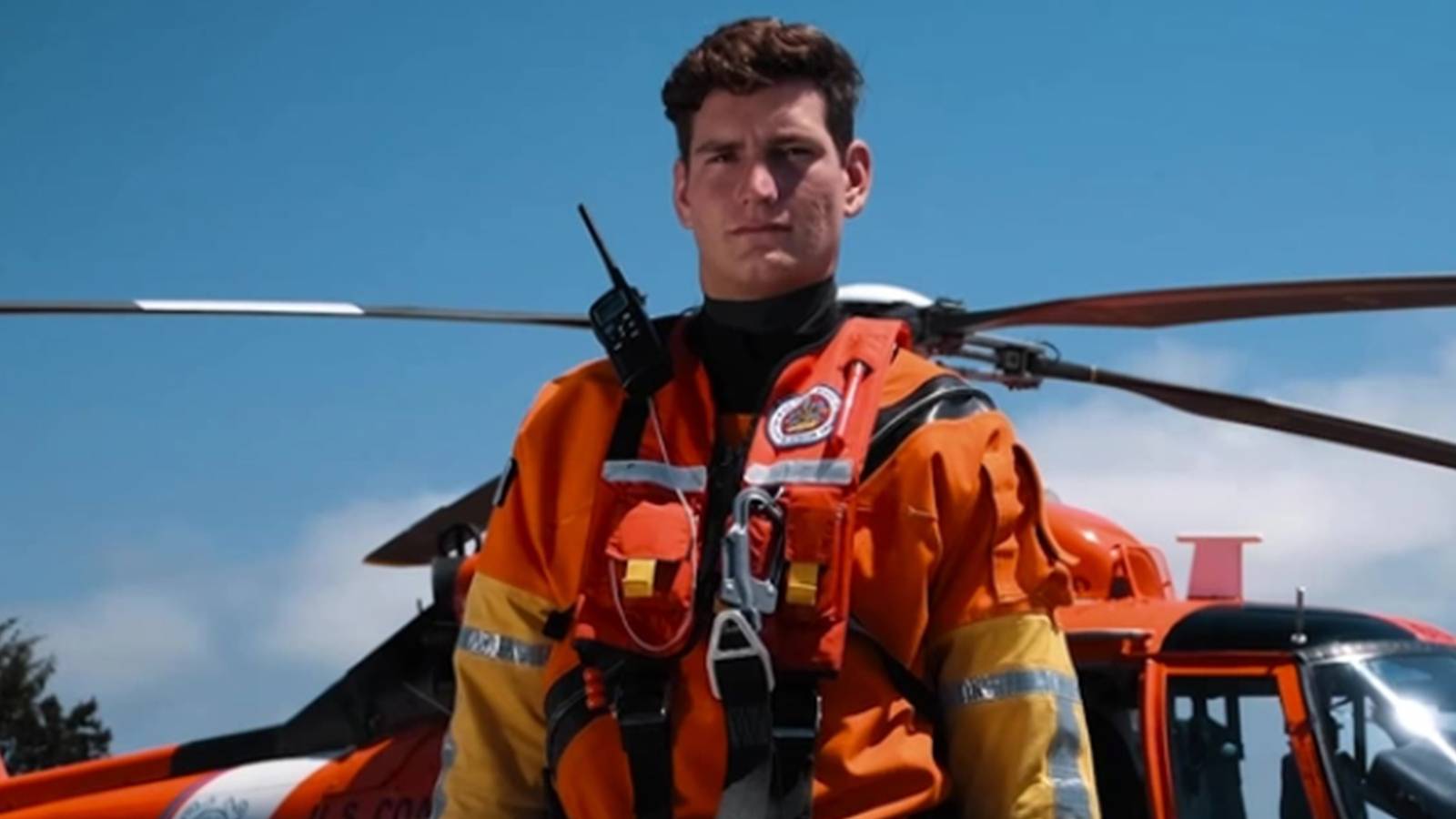Coast Guardsman to Receive Distinguished Flying Cross for Daring Vessel ...