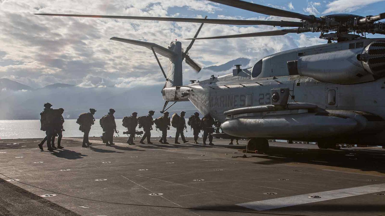 Pentagon Weighs Extending USS Bataan and Marine Expeditionary Unit ...
