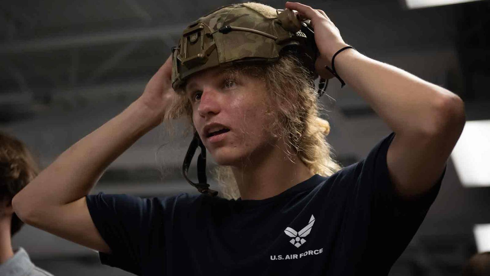 Air Force Recruiting Is on the Upswing. Service Says It's 'Cautiously ...