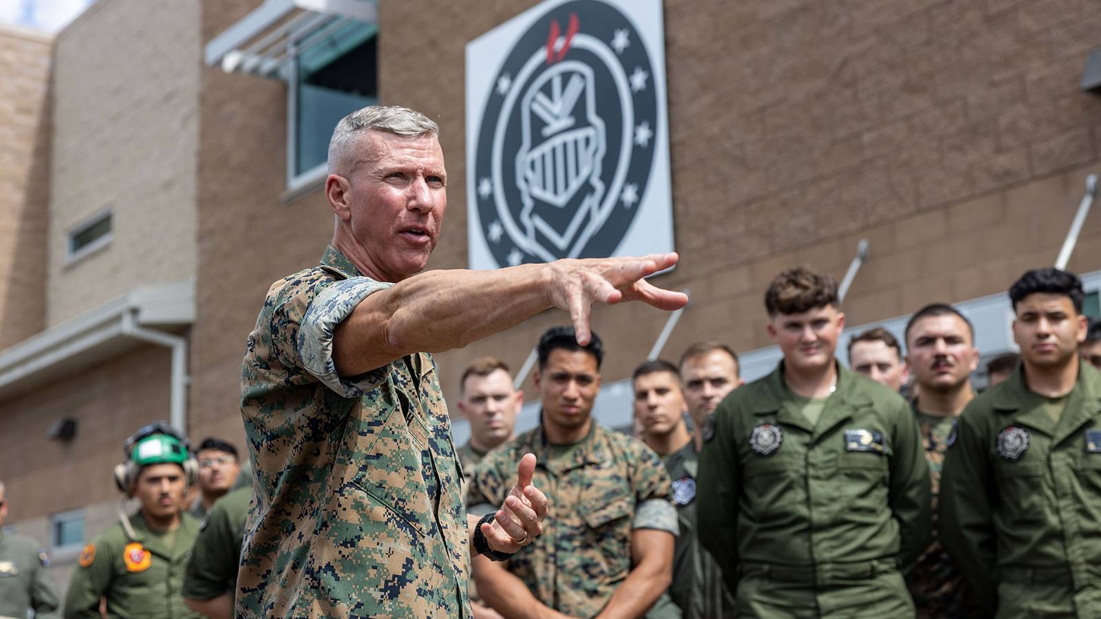 Top Marine Returns to Full Duty Status as Commandant After Cardiac ...