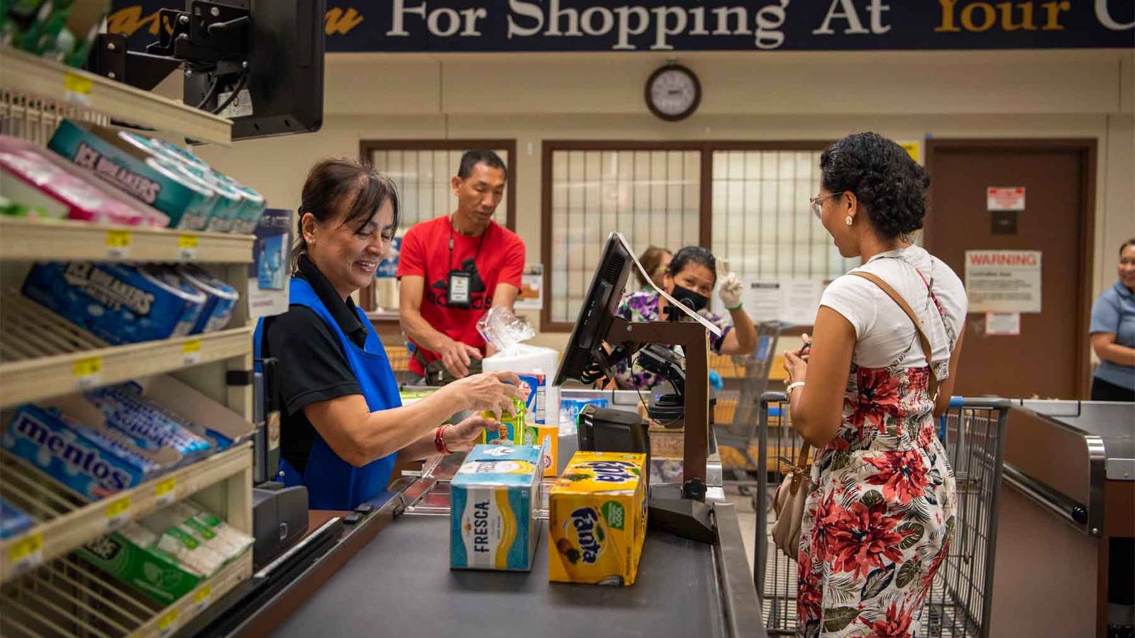 Commissaries Begin to Phase Out Single-Use Shopping Bags, Starting in ...