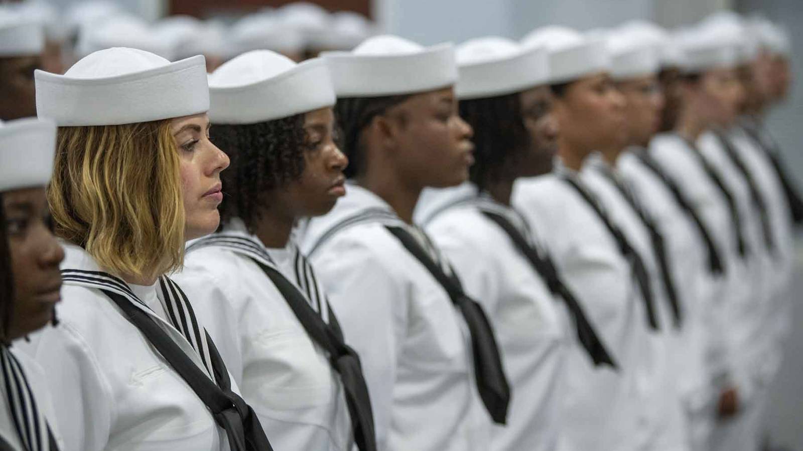 Navy's Innovative Programs Pay Off as It Meets Recruiting Goal for ...