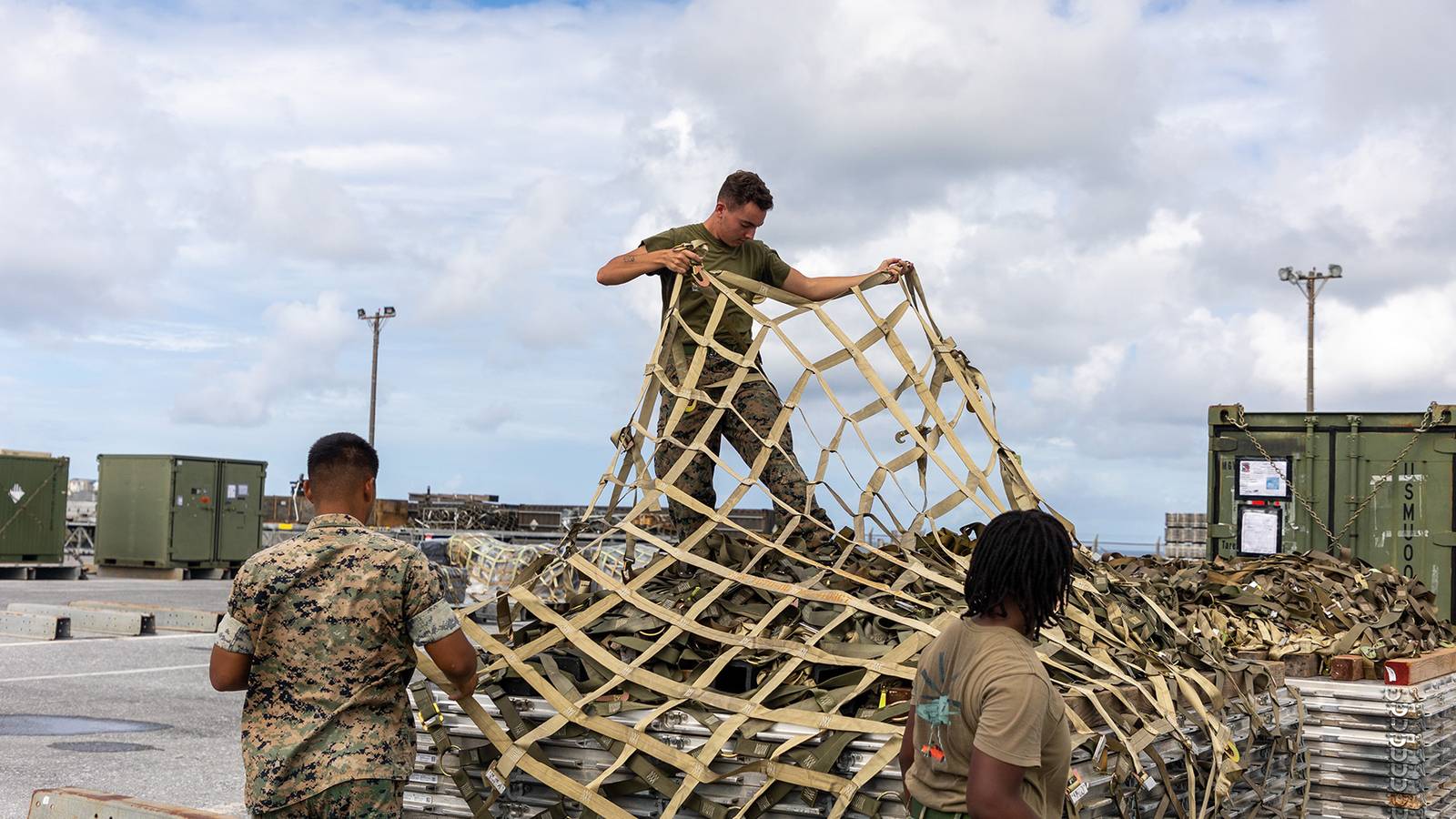 Marines Fly in Food, Shelter Kits, Tarps to Aid Philippines After ...