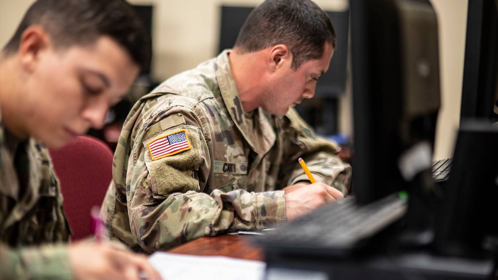 www.military.com