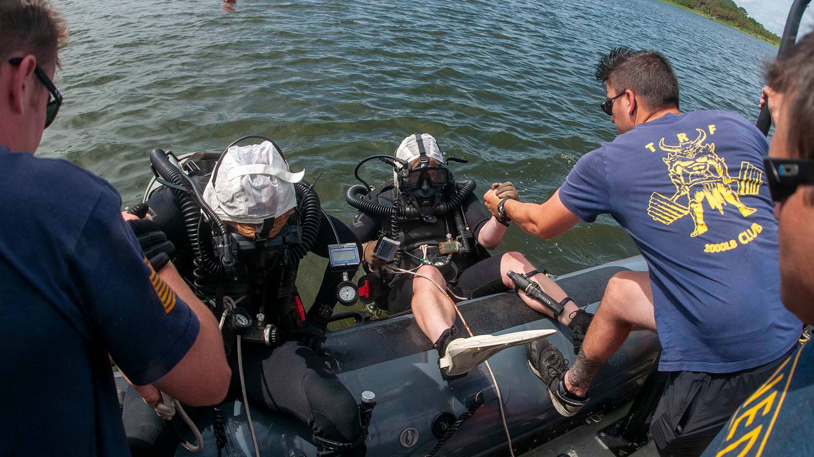 How to Structure Swim Workouts for Navy Diver Training