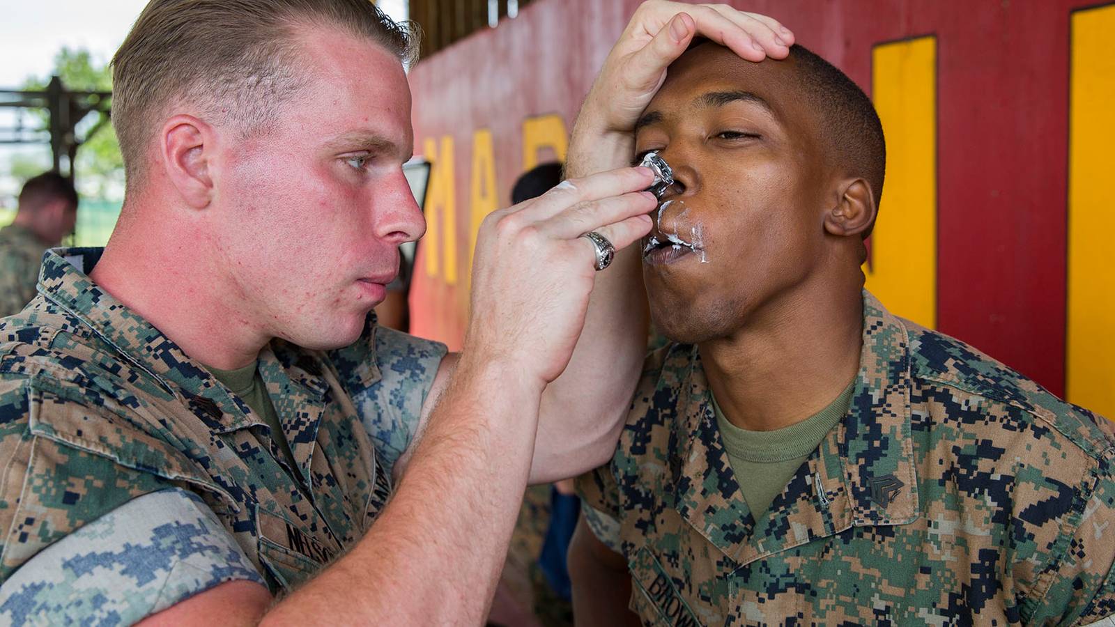 www.military.com