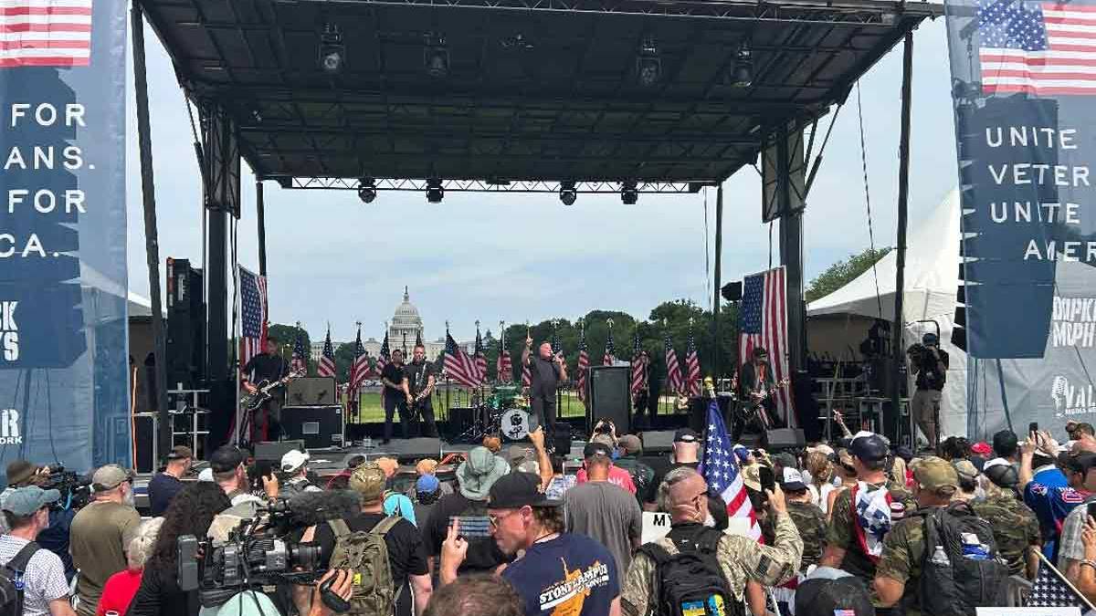 'You Deserve Better': Veterans Rally on National Mall Against Trump Cuts