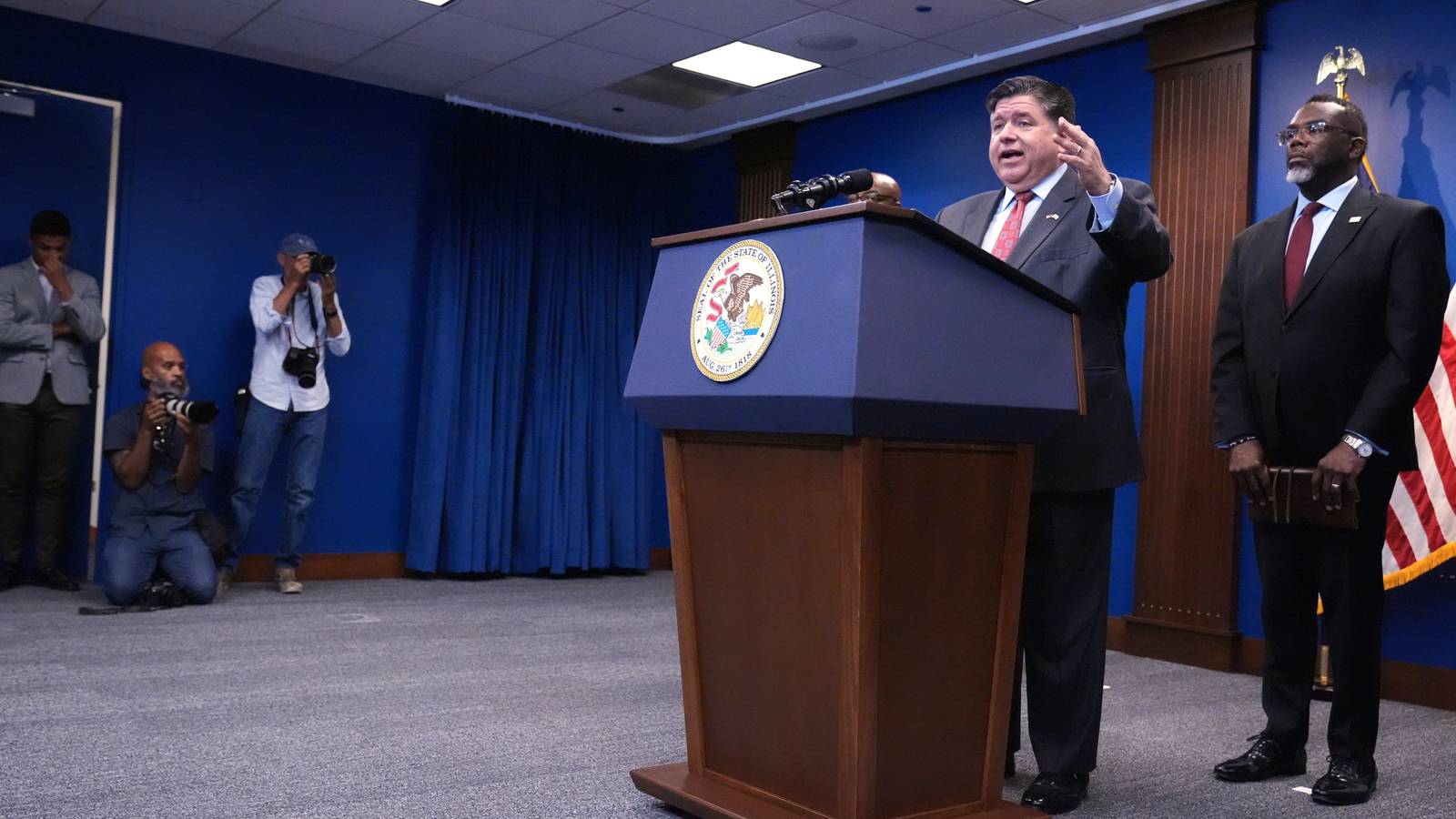 Trump Says Illinois Governor and Chicago Mayor Should Be Jailed as They ...