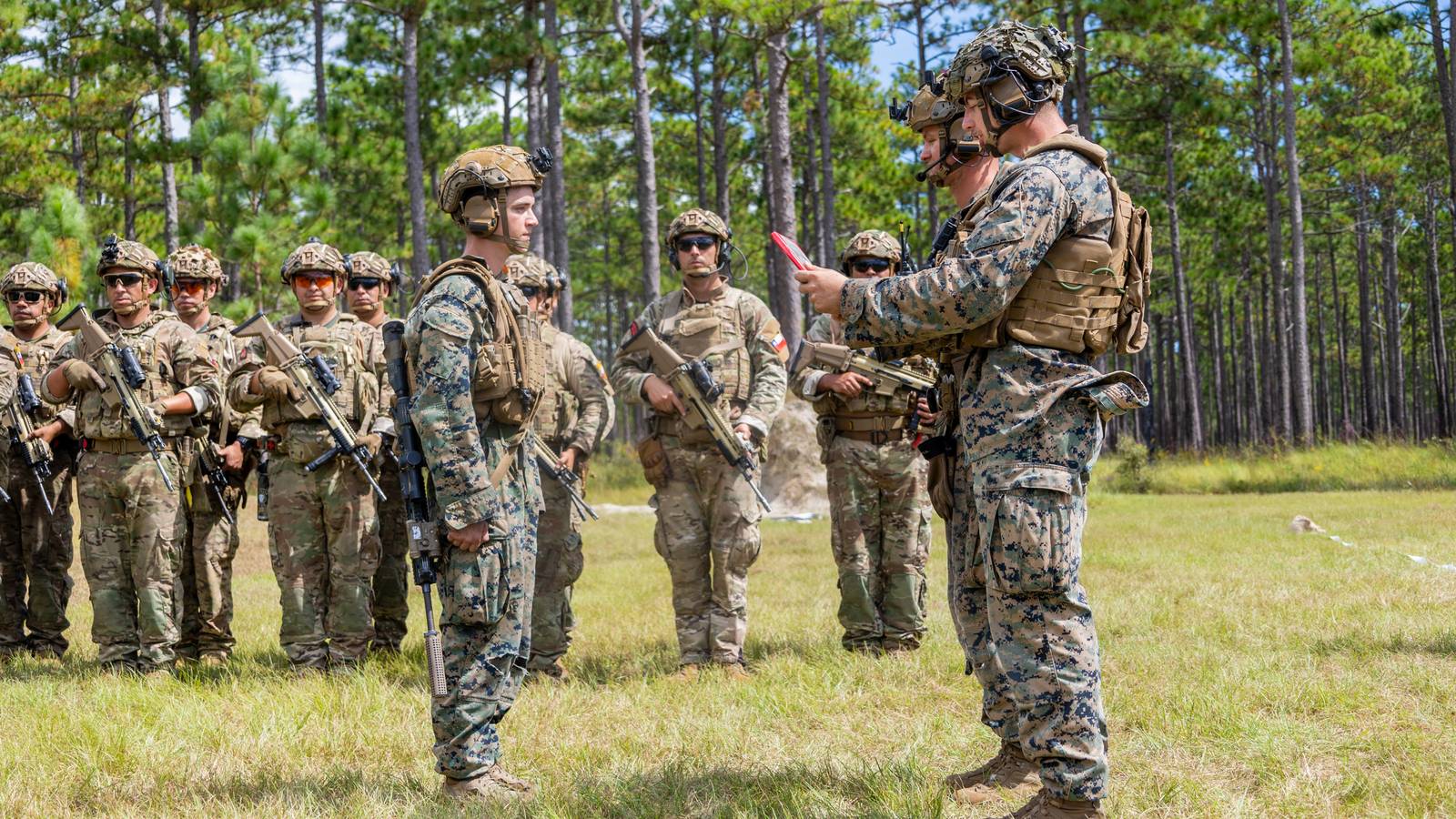 Marines Boost Enlistment Perks FY26 Bonuses Target Critical Skills