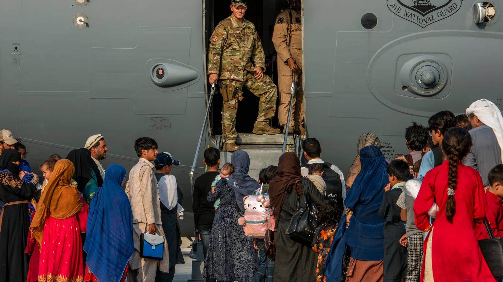 AS Amerika Serikat Mempertimbangkan Rencana Mengirim Afghan yang Membantu Upaya Perang dari Qatar ke Negara Ketiga