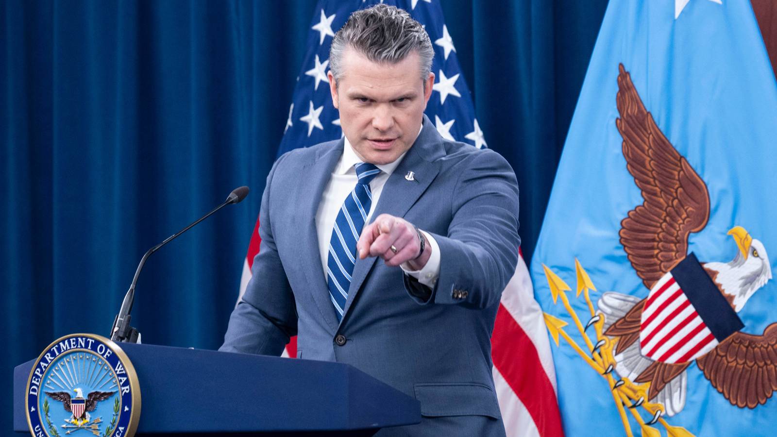 Hegseth’s Kentucky Campaign Rally Against Massie Raises Legal Questions Hegseth’s Kentucky Campaign Rally Against Massie Raises Legal Questions