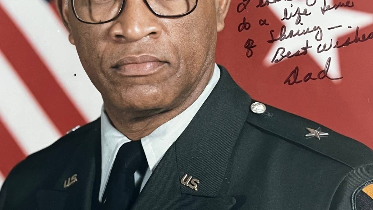 Retired General's New Podcast Tackles US History Ahead of 250th Anniversary