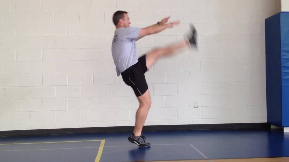 Dynamic Stretch Frankenstein Walk