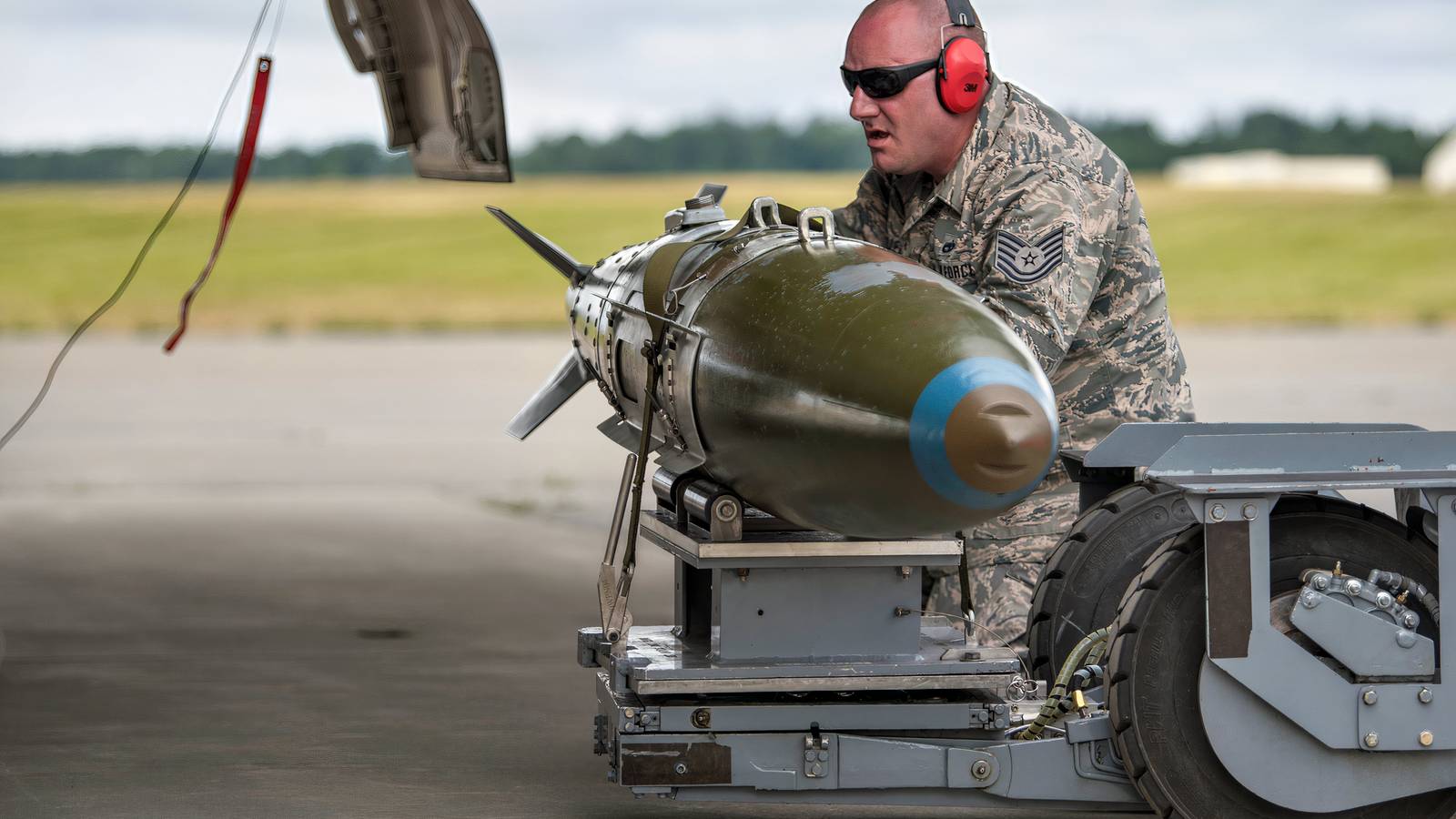 US Aims to Expand Ukraine Strike Range With 3 Million Bomb Package US Aims to Expand Ukraine Strike Range With 3 Million Bomb Package