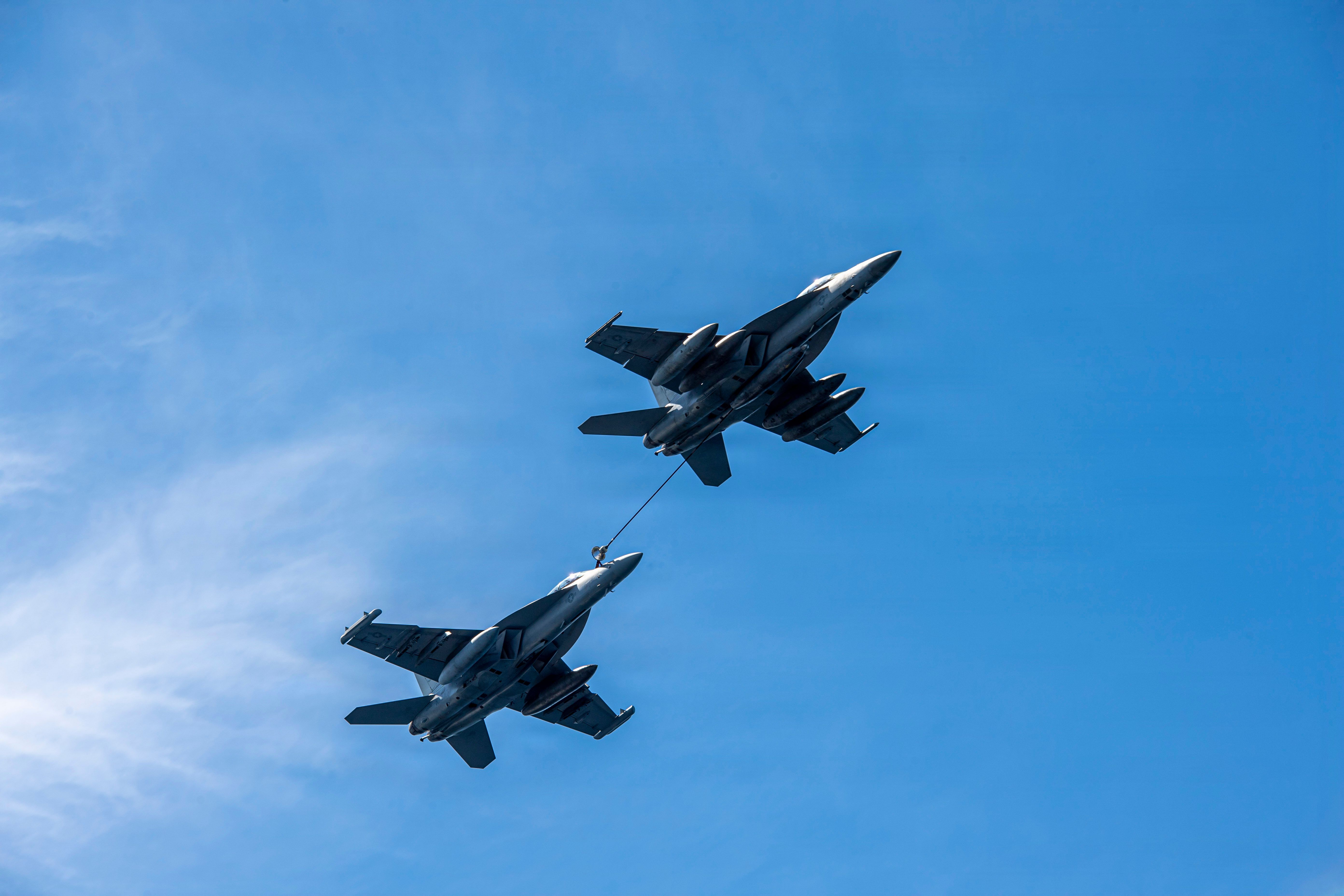 4 Crew Members Eject Safely After Two Navy Jets Crash During Air Show in Idaho