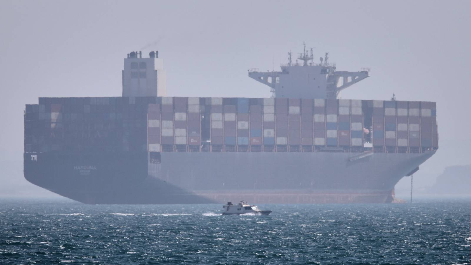 US Denies Iran Struck a Military Vessel During New Effort to Reopen Strait of Hormuz US Denies Iran Struck a Military Vessel During New Effort to Reopen Strait of Hormuz