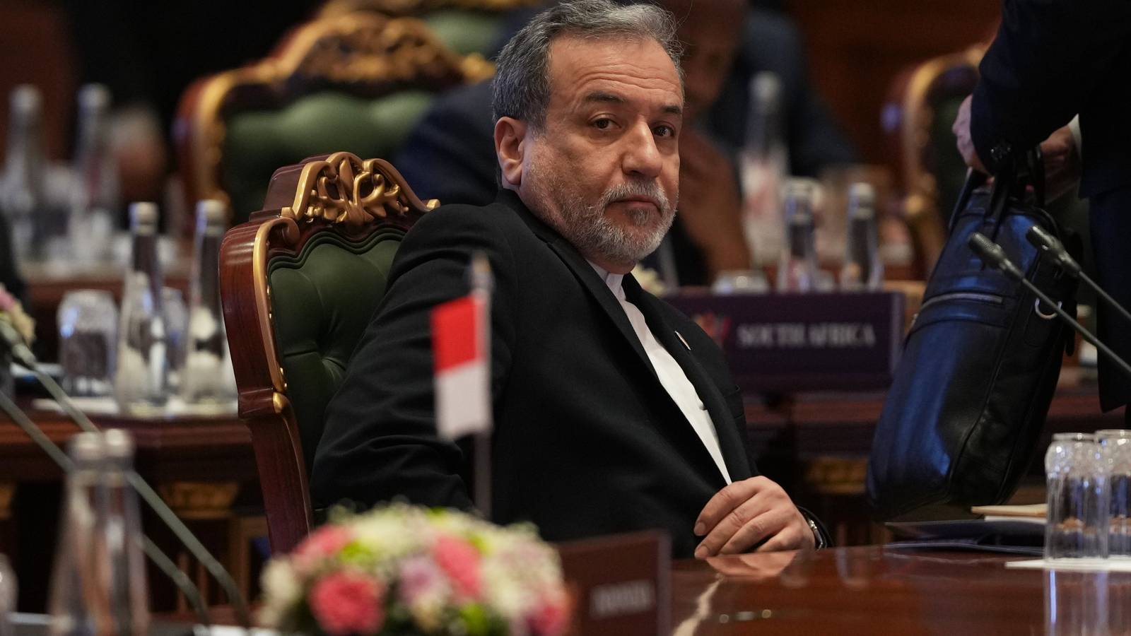 Iran’s Top Diplomat Says a Lack of Trust Is Impeding Talks to End War With the US Iran’s Top Diplomat Says a Lack of Trust Is Impeding Talks to End War With the US