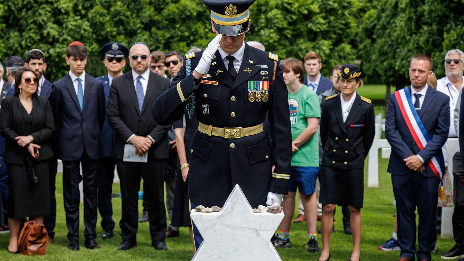 Jewish Veterans Incorrectly Buried Under Latin Crosses Get New Headstones Jewish Veterans Incorrectly Buried Under Latin Crosses Get New Headstones