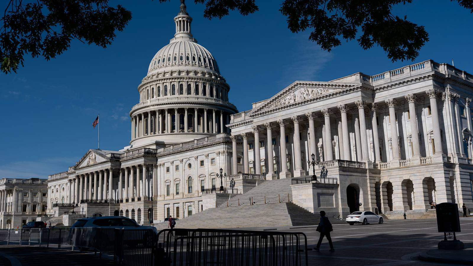 Senate One Vote Shy of Passing War Powers Act as Trump Touts US-Iran Deal