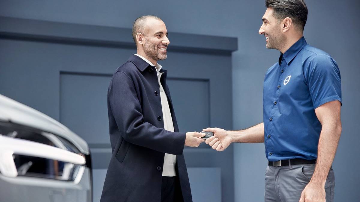 Should Military Families Buy or Lease Their Next Car? Here's What Saves More Money