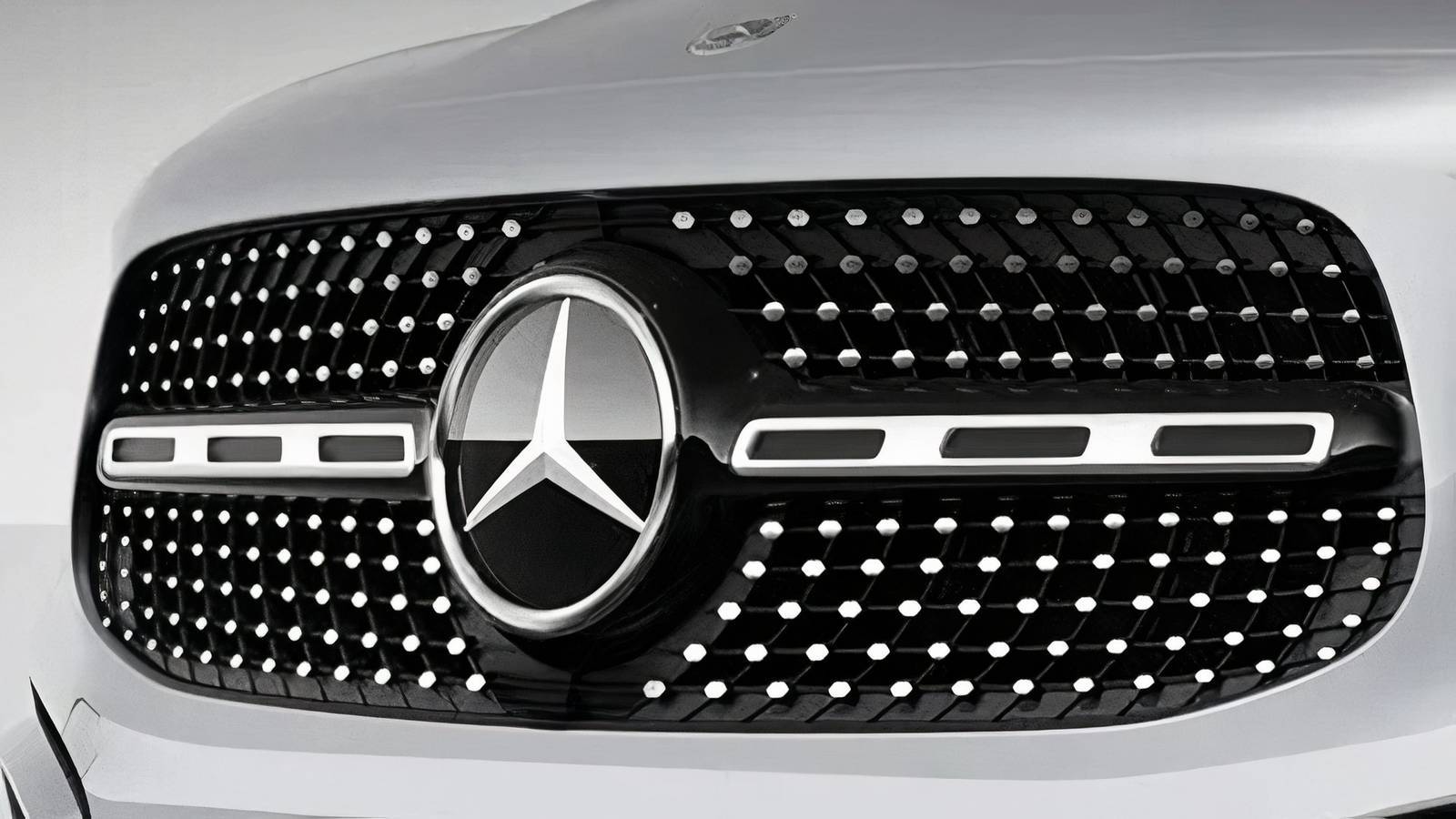 Over 300,000 Mercedes Models Could Roll Away, And It’s All Because Of… Door Locks?