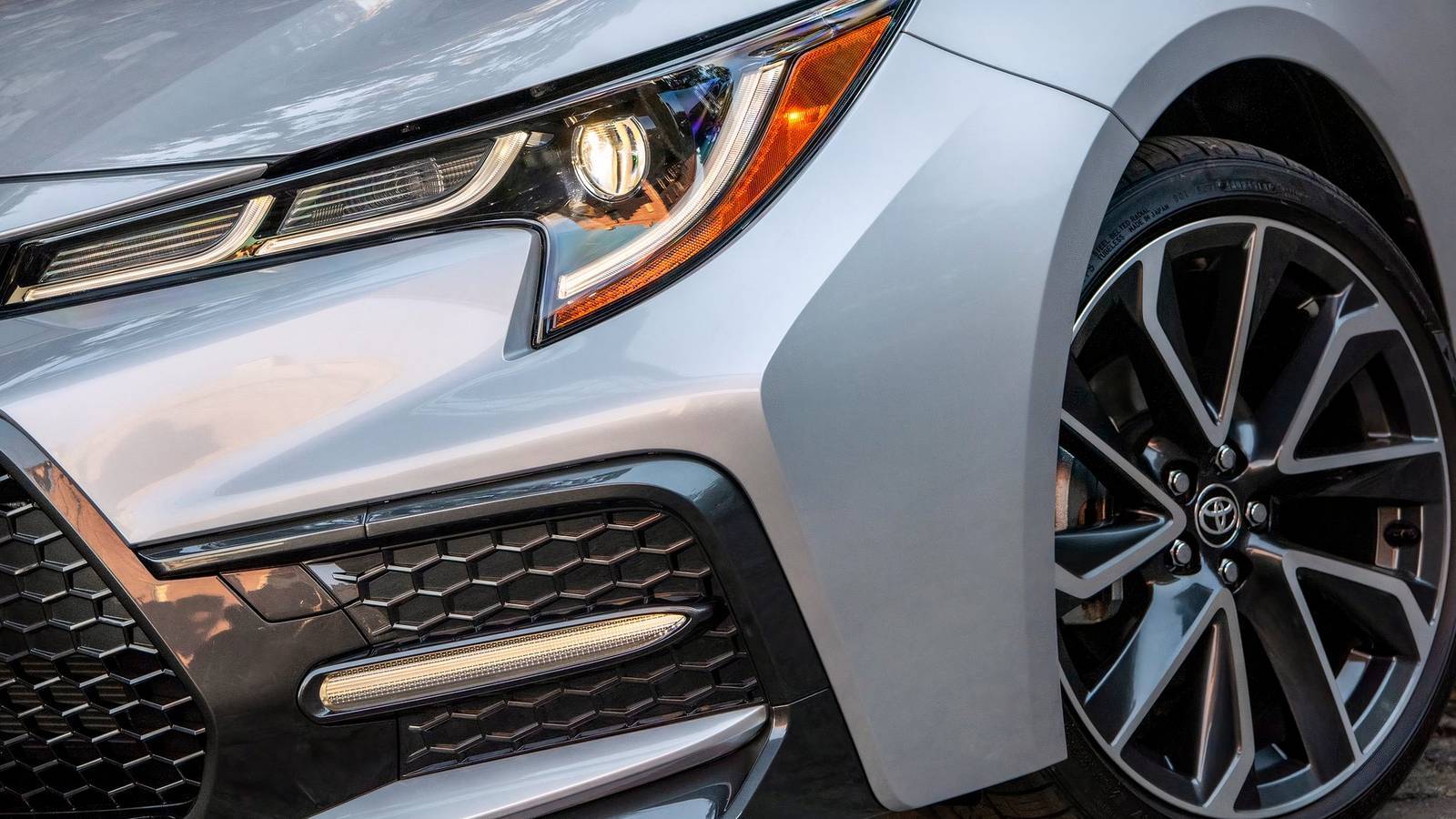 Unpacking America’s Obsession with Bland Car Colors Unpacking America’s Obsession with Bland Car Colors