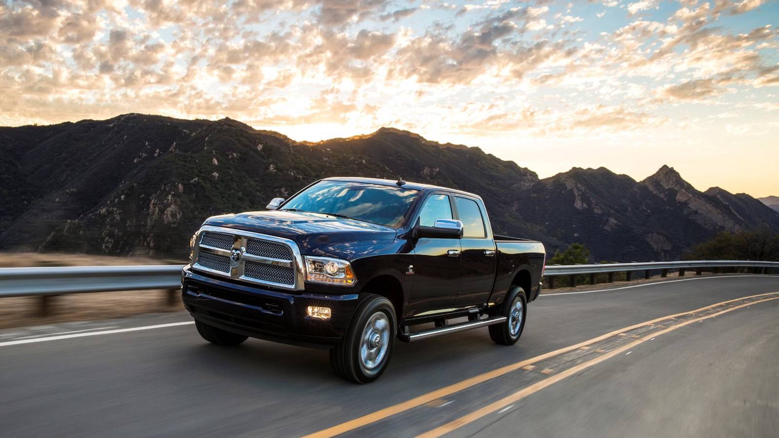 Americans Are Pouring Billion Into Aging Pickups Instead Of Buying New Trucks Americans Are Pouring Billion Into Aging Pickups Instead Of Buying New Trucks