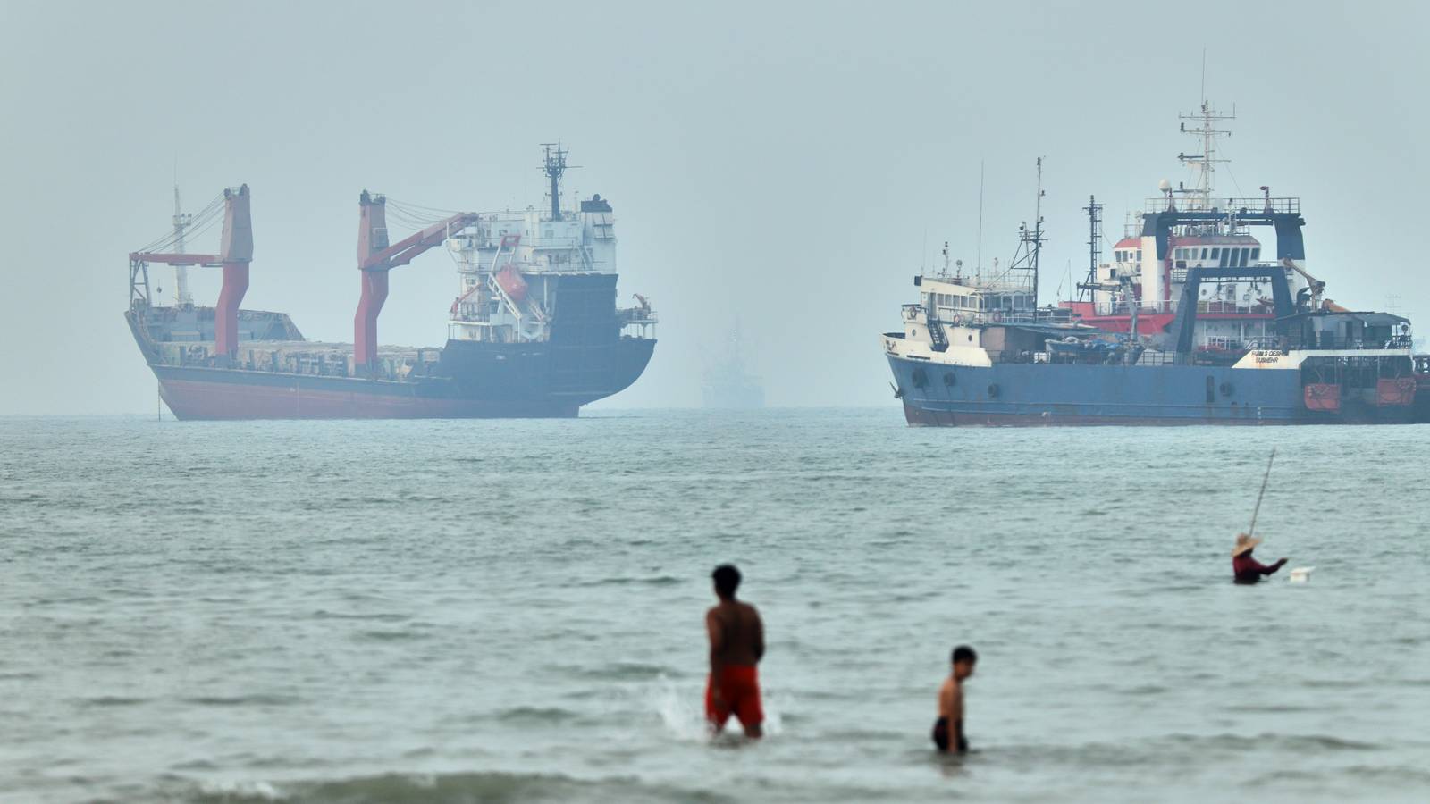 Cargo Ship Reports Being Struck in Strait of Hormuz as US, Iran Claims About Talks Diverge