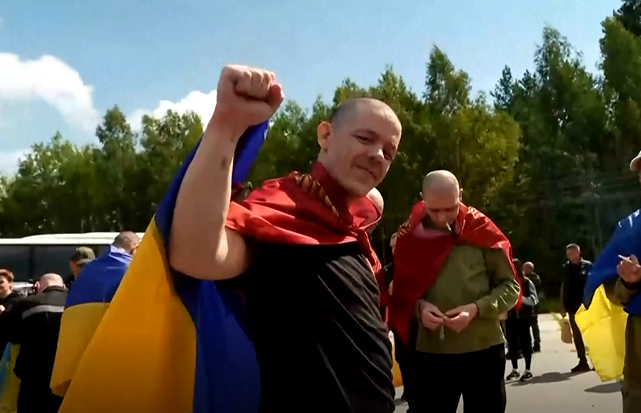 103 Ukrainian Servicemen Returned from Russian Captivity as Part of Prisoner Exchange