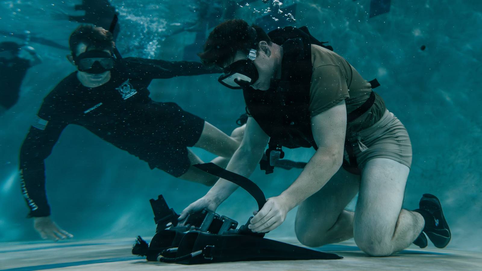 How to Train for Army Combat Dive School
