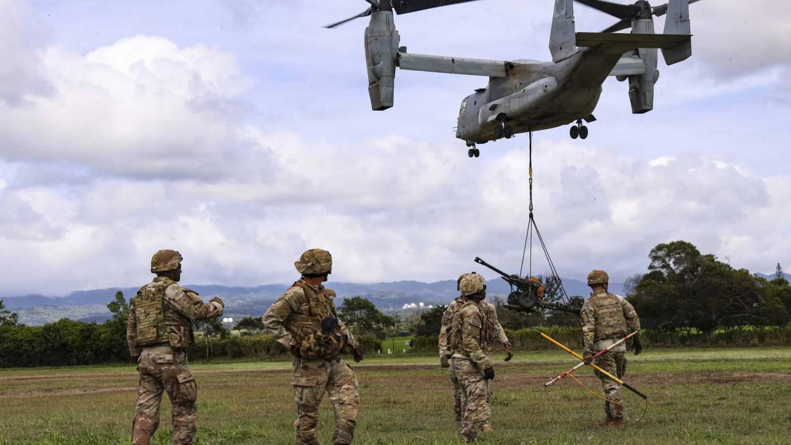 Army Tests MV-22 Osprey for M119 Howitzer Artillery Raids