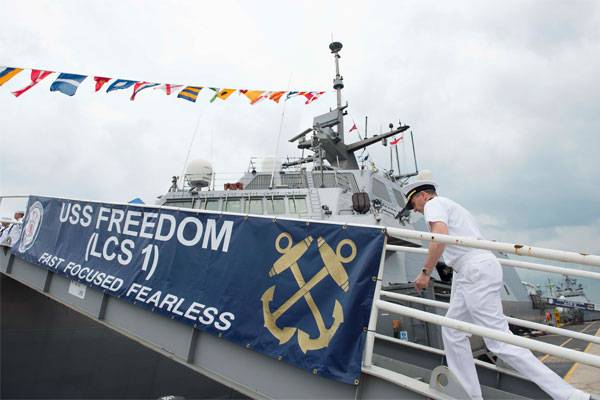 USS Freedom Makes Debut in Singapore