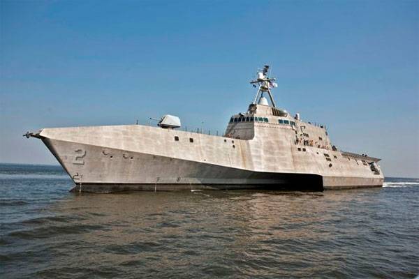'Hollywood to the Navy' Tours USS Independence