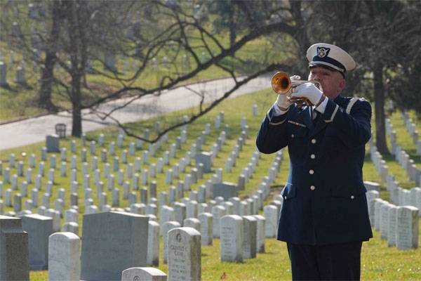 CG Auxiliarist Serves as Bugler for Honor Guard