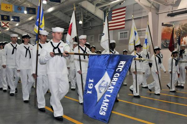 Shipyard Graduation New Sailor Gets Graduation Surprise