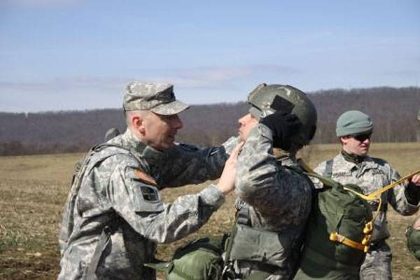 Lieutenant Colonel Helps Save Soldier's Life