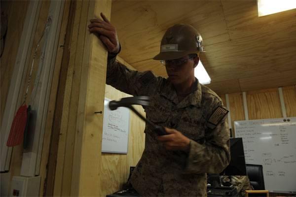 Seabee Builder Mentors Junior Sailor
