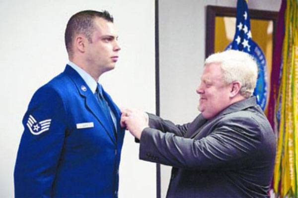 Soldier's Medal Awarded to Airman for Heroism
