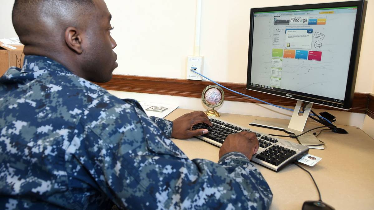 In Leadership Push, Navy Nixes Most Computer-Based General Training