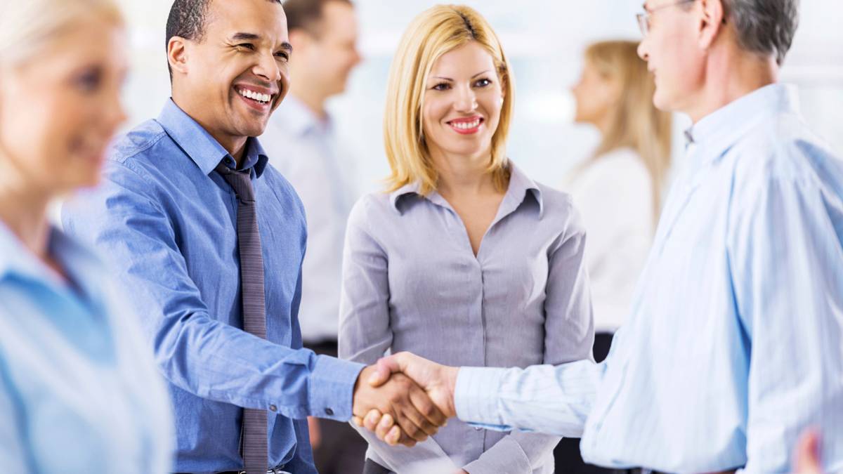 How to Introduce Yourself to a Stranger