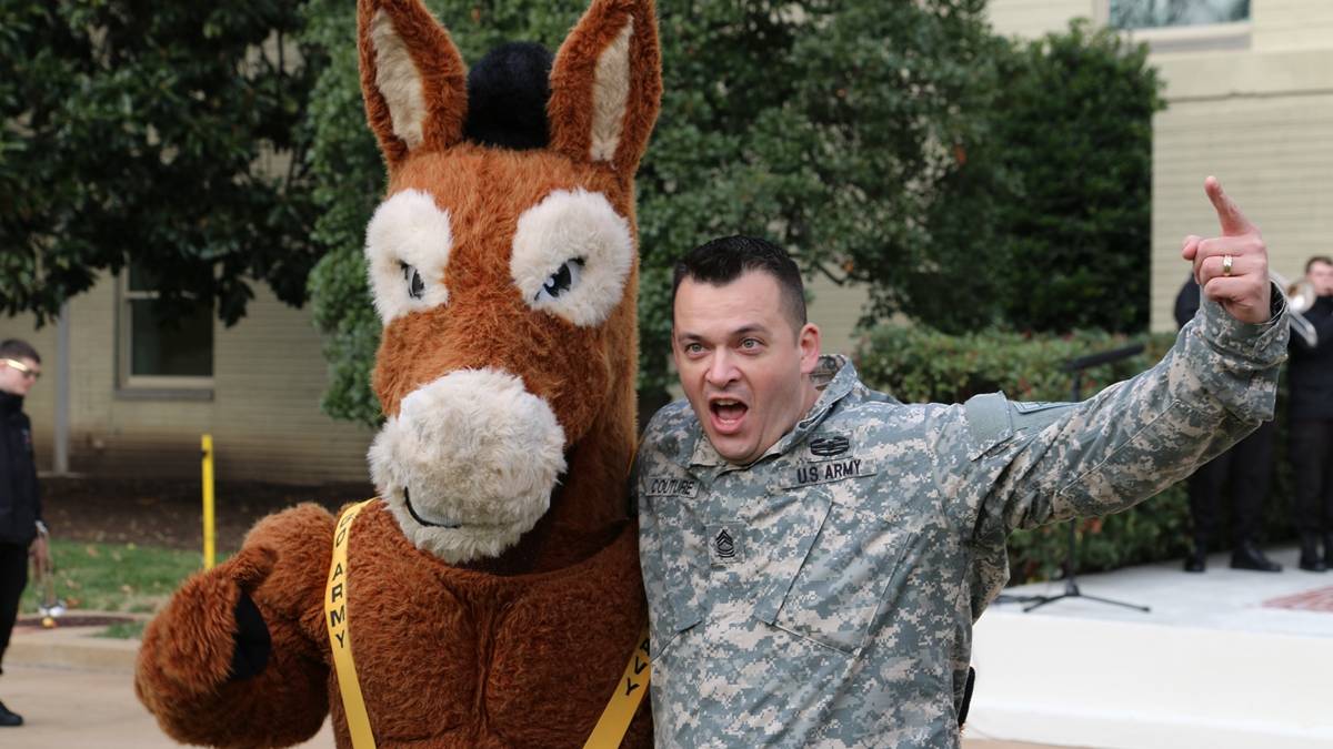 Top 8 Photos From West Point's Army-Navy Pentagon Pep Rally
