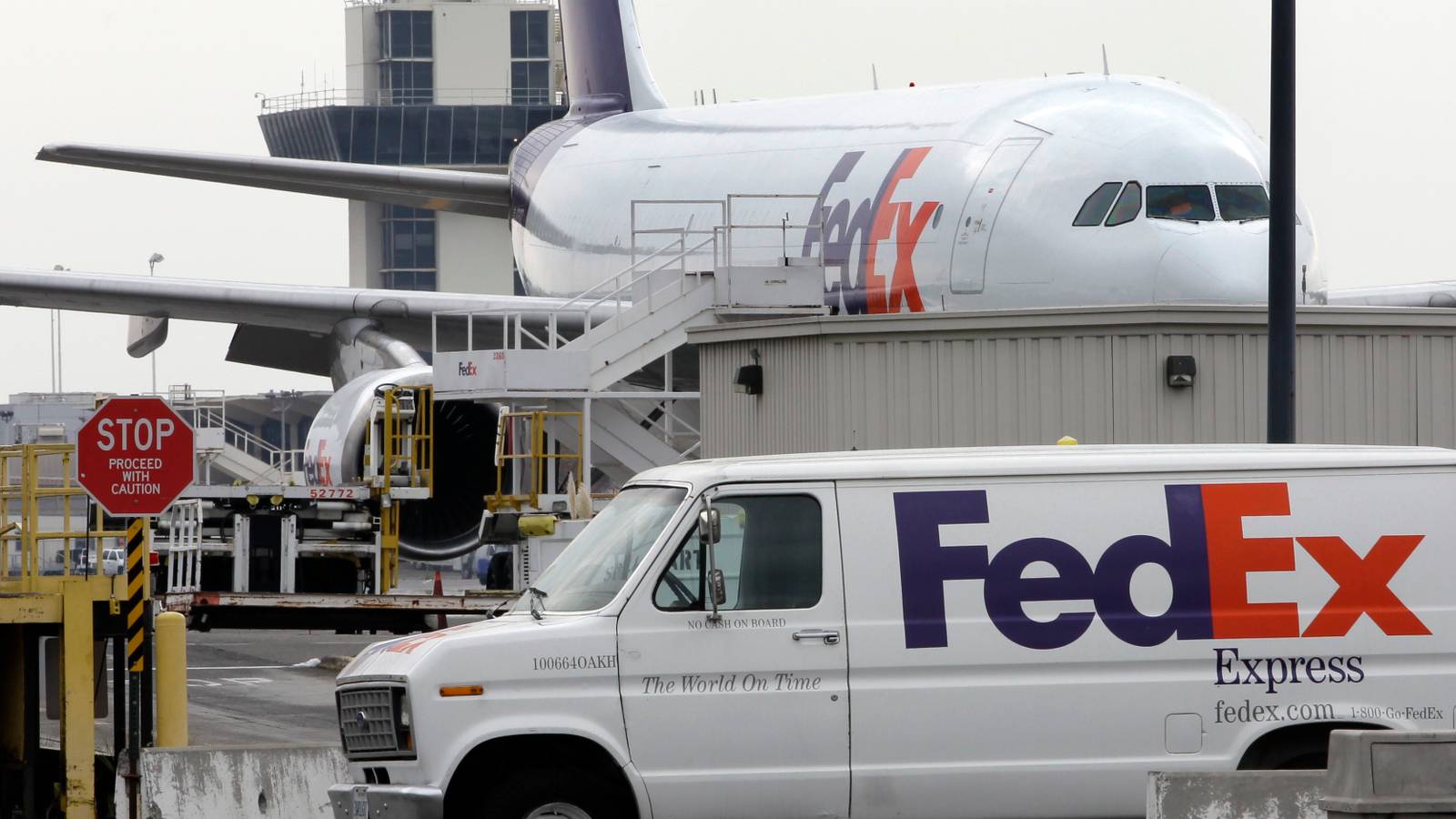 Military Leave Class-Action Lawsuit Against FedEx Ends With $900,000 Settlement