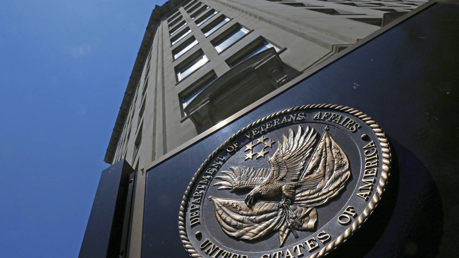200,000 Veterans Leave the Military Each Year. The Government Wants to Help Those Starting Small Businesses
